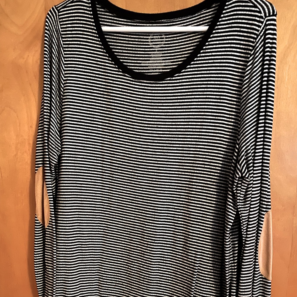 Maurices women’s shirt